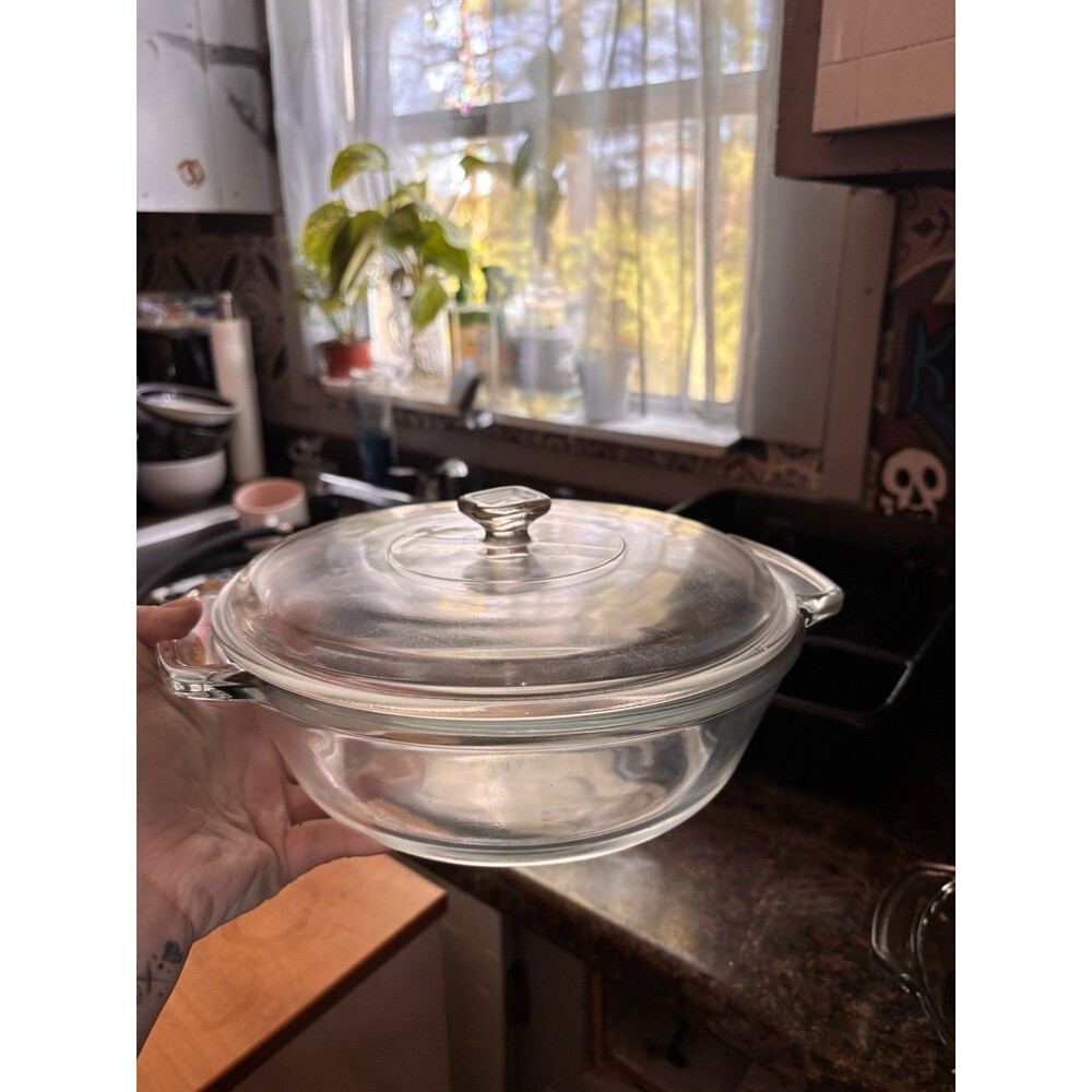Anchor Ovenware 2 QT Clear Pressed Glass Round Casserole With Lid Oven-Safe - Picture 3 of 3
